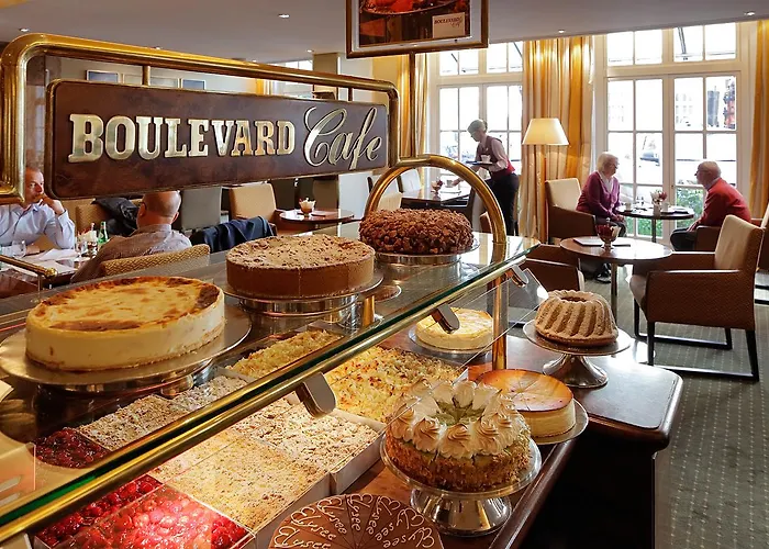 Grand Elysee Hotel 5*