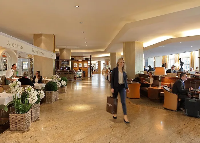 Grand Elysee Hotel 5*