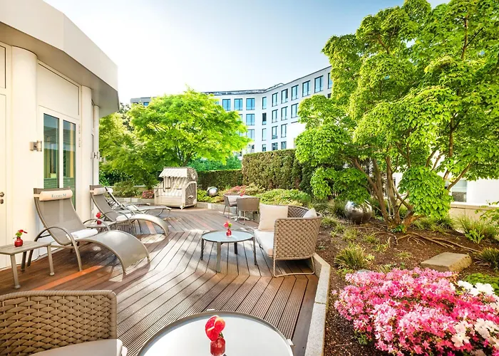 Grand Elysee Hotel 5*