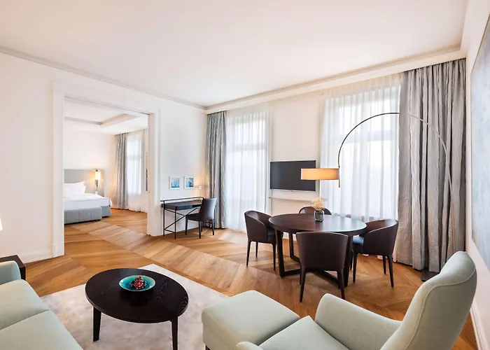 Hotel Grand Elysee 5*