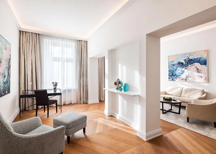 Hotel Grand Elysee 5*